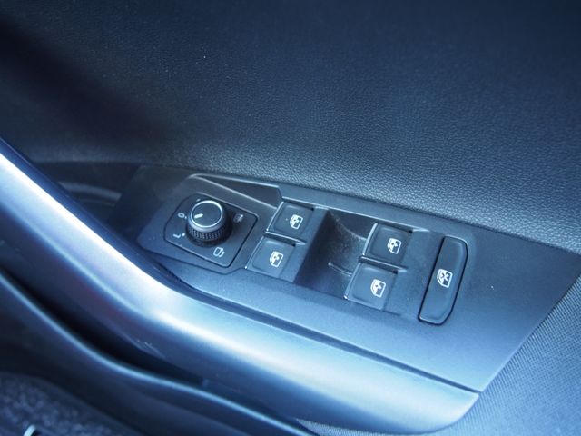 VOLKSWAGEN POLO 2021 Image 31