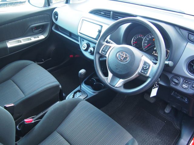 TOYOTA VITZ 2015 Image 31