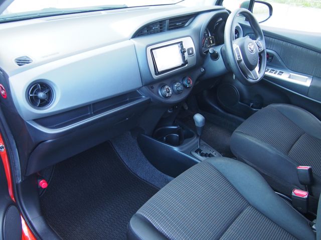 TOYOTA VITZ 2015 Image 31