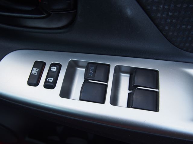 TOYOTA VITZ 2015 Image 31