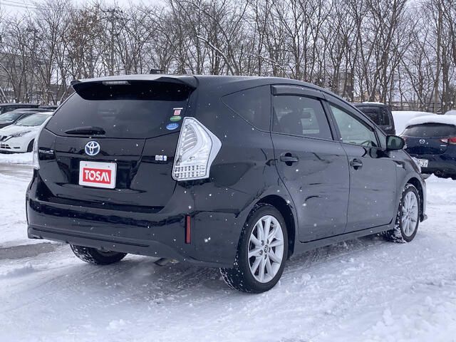 TOYOTA PRIUS ALPHA 2015 Image 31
