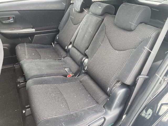 TOYOTA PRIUS ALPHA 2015 Image 31