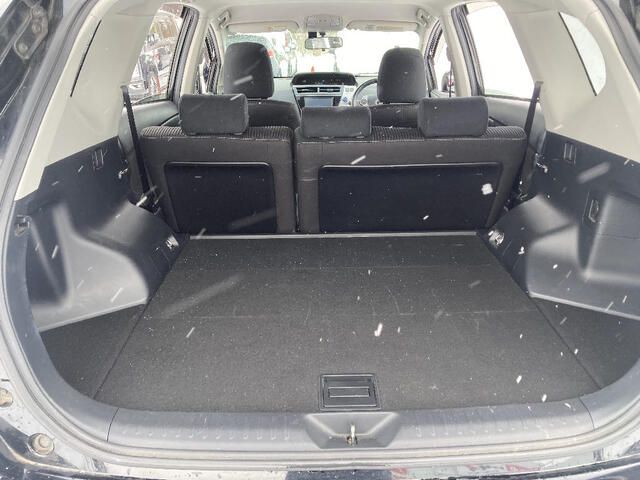 TOYOTA PRIUS ALPHA 2015 Image 31