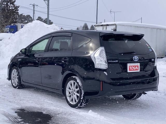 TOYOTA PRIUS ALPHA 2015 Image 31