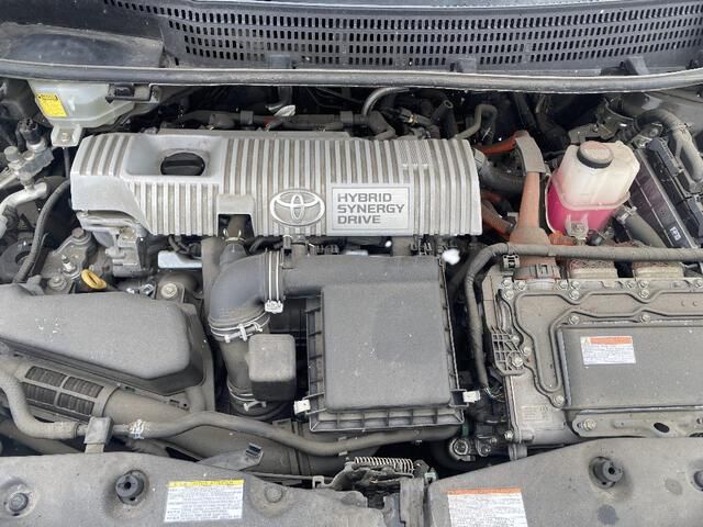 TOYOTA PRIUS ALPHA 2015 Image 31