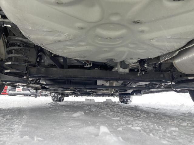 TOYOTA PRIUS ALPHA 2015 Image 31