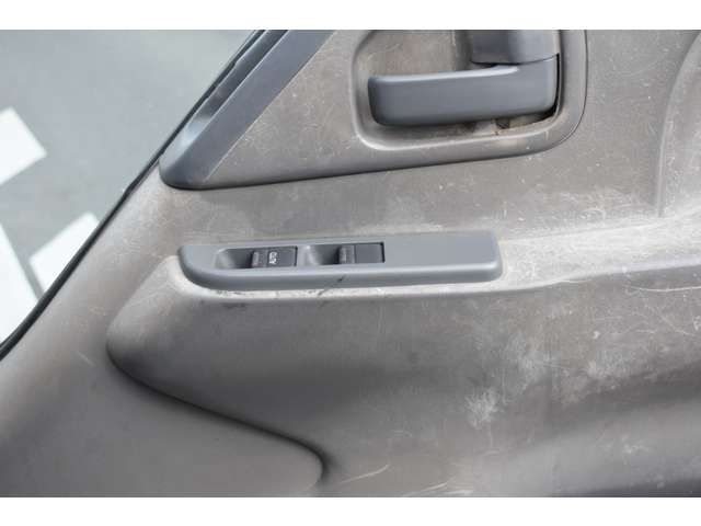 ISUZU ELF 2012 Image 31