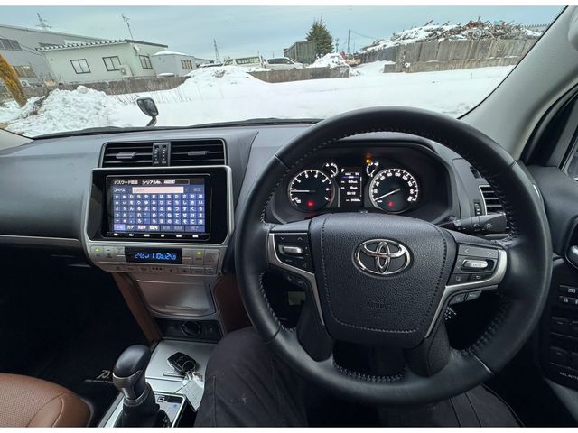 TOYOTA LANDCRUISER PRADO 2022 Image 31