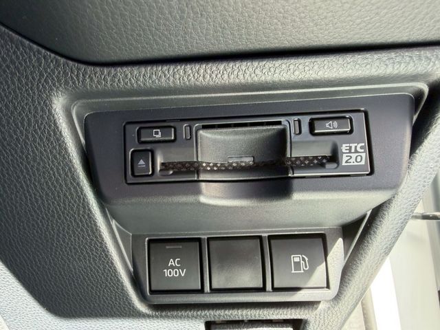 TOYOTA PRIUS 2023 Image 31