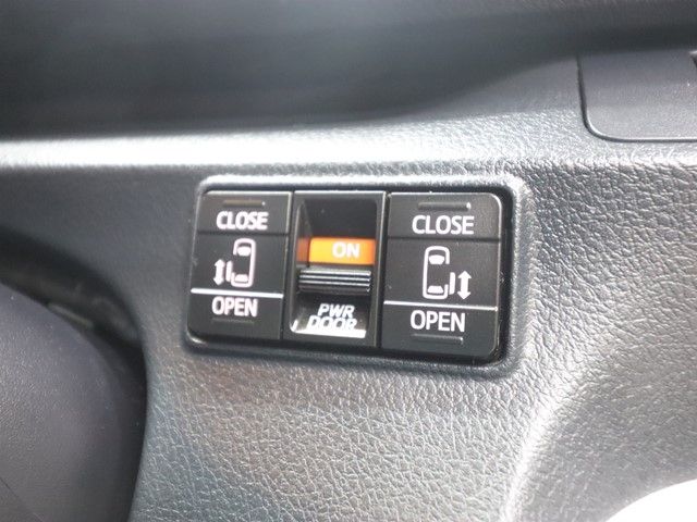 TOYOTA SIENTA 2018 Image 31