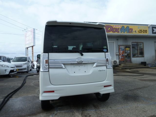 DAIHATSU TANTO CUSTOM 4WD 2016 Image 31