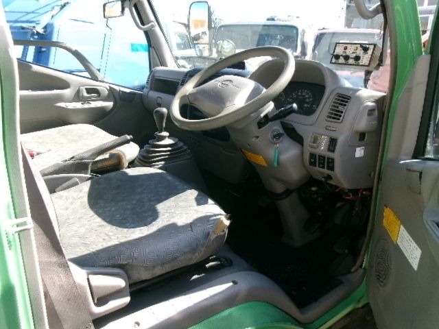 HINO DUTRO 2007 Image 31