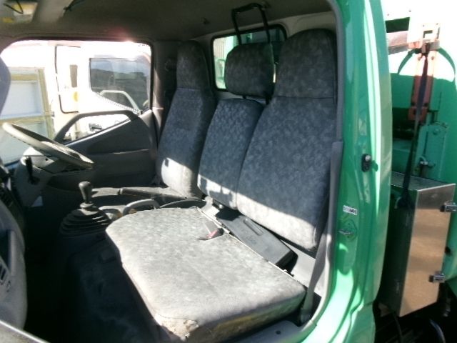 HINO DUTRO 2007 Image 31