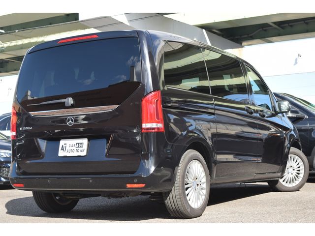 MERCEDES BENZ V CLAS 2017 Image 31