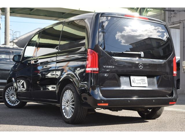 MERCEDES BENZ V CLAS 2017 Image 31