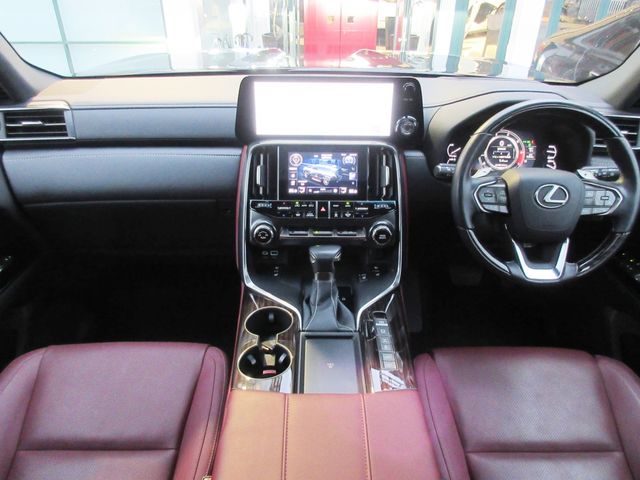 TOYOTA LEXUS LX600 2023 Image 31