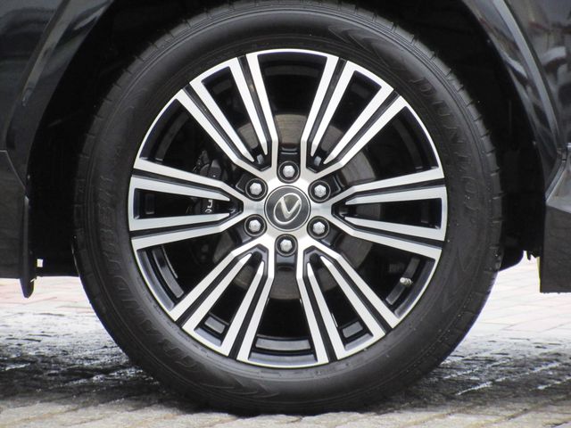 TOYOTA LEXUS LX600 2023 Image 31