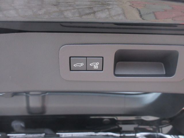 TOYOTA LEXUS LX600 2023 Image 31