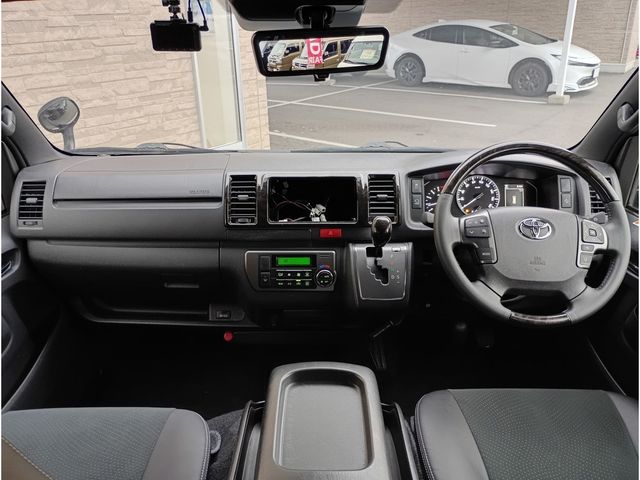 TOYOTA HIACE VAN 4WD 2023 Image 31