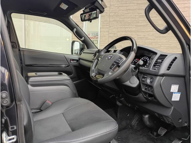 TOYOTA HIACE VAN 4WD 2023 Image 31