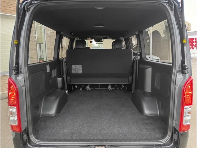 TOYOTA HIACE VAN 4WD 2023 Image 31