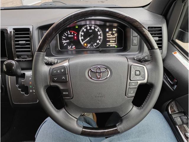 TOYOTA HIACE VAN 4WD 2023 Image 31