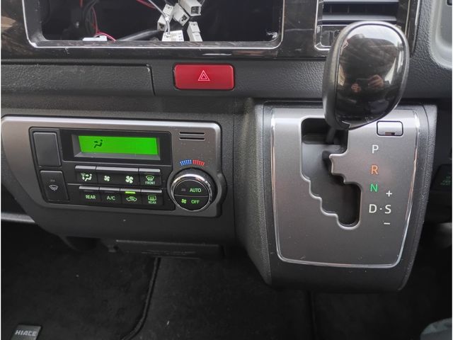 TOYOTA HIACE VAN 4WD 2023 Image 31