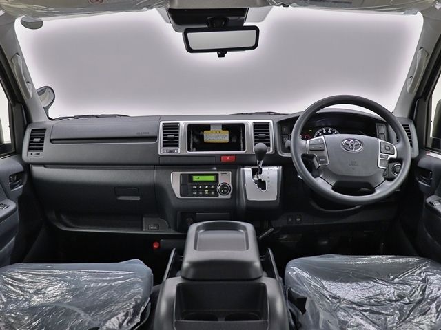 TOYOTA HIACE VAN 4WD 2025 Image 31