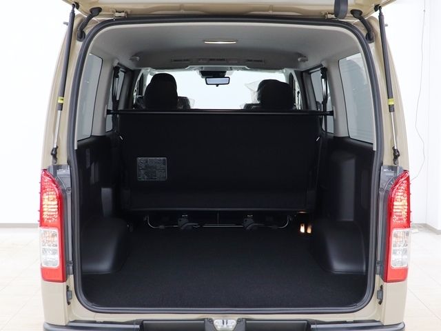 TOYOTA HIACE VAN 4WD 2025 Image 31