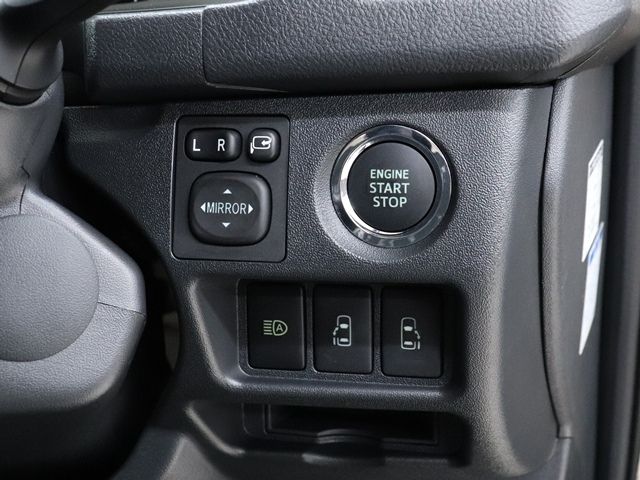 TOYOTA HIACE VAN 4WD 2025 Image 31