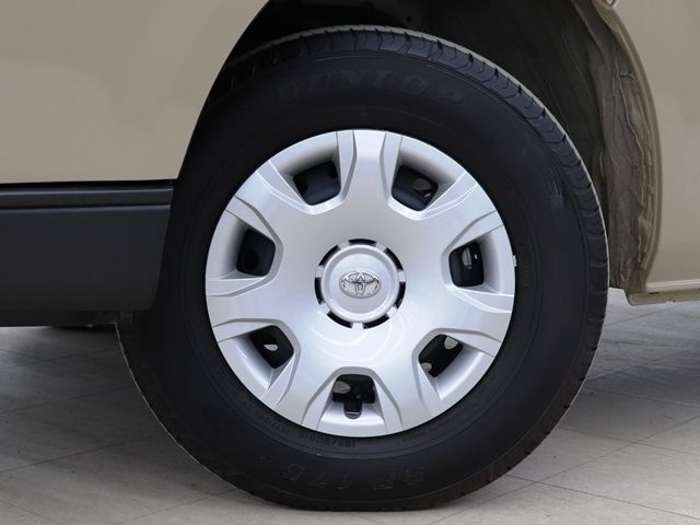 TOYOTA HIACE VAN 4WD 2025 Image 31