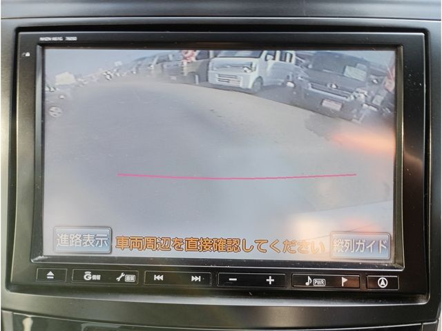 TOYOTA PRIUS ALPHA 2013 Image 31