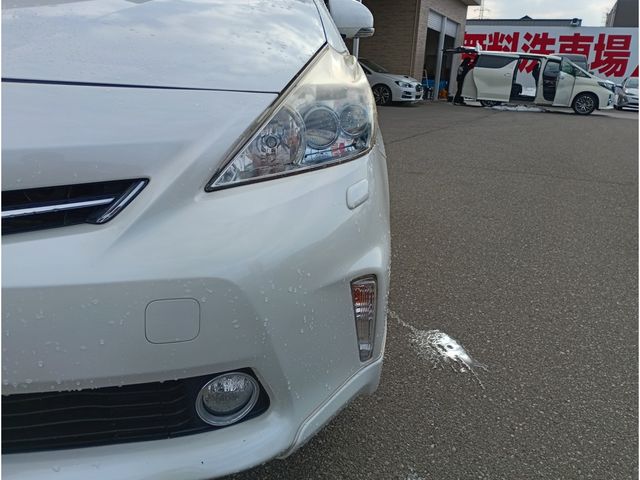 TOYOTA PRIUS ALPHA 2013 Image 31