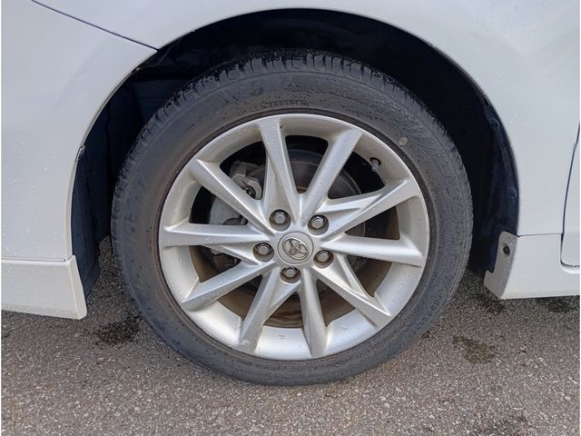 TOYOTA PRIUS ALPHA 2013 Image 31