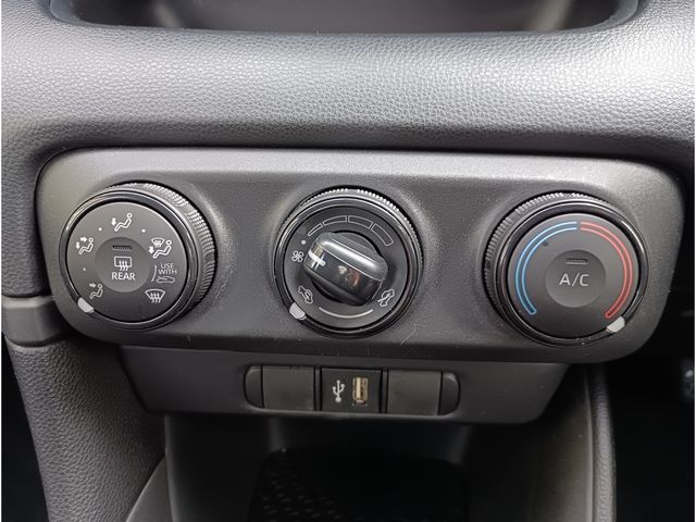 TOYOTA YARIS 2022 Image 31