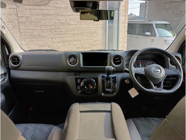 NISSAN CARAVAN VAN 4WD 2023 Image 31
