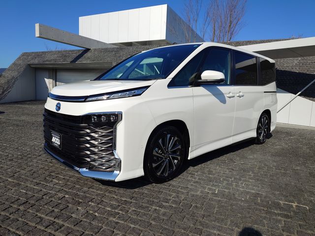 TOYOTA VOXY HYBRID 2025 Image 31
