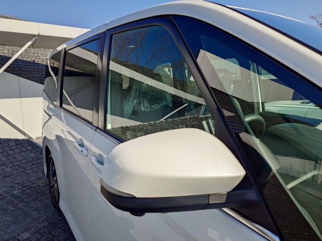 TOYOTA VOXY HYBRID 2025 Image 31