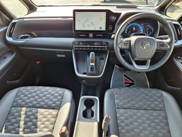 TOYOTA VOXY HYBRID 2025 Image 31