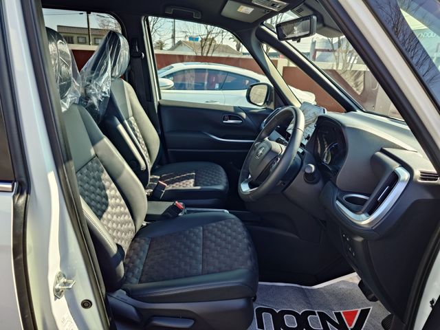 TOYOTA VOXY HYBRID 2025 Image 31