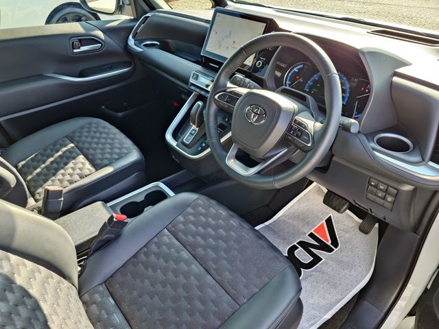 TOYOTA VOXY HYBRID 2025 Image 31