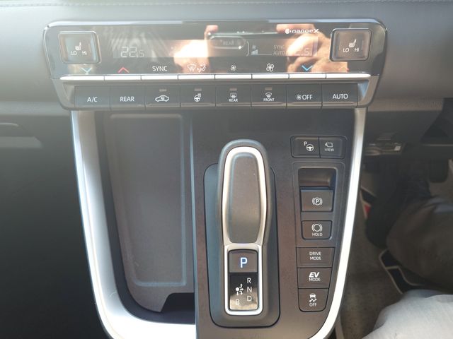 TOYOTA VOXY HYBRID 2025 Image 31