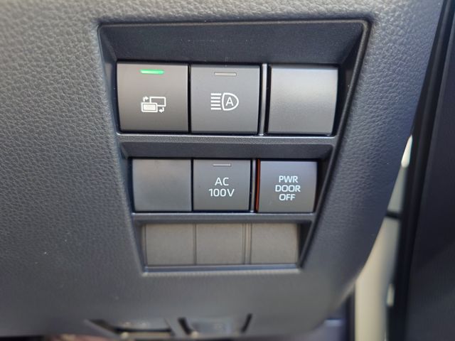 TOYOTA VOXY HYBRID 2025 Image 31