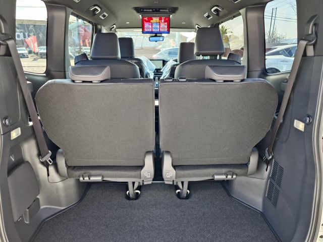 TOYOTA VOXY HYBRID 2025 Image 31