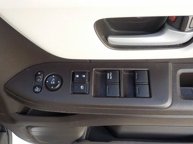 HONDA N BOX 2023 Image 31