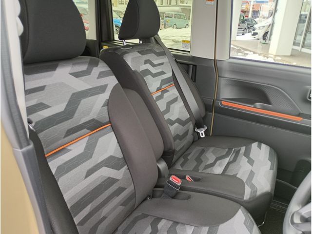 DAIHATSU TANTO FAN CROSS 2022 Image 31