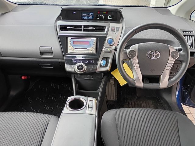TOYOTA PRIUS ALPHA 2015 Image 31