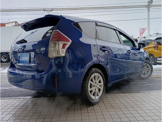 TOYOTA PRIUS ALPHA 2015 Image 31