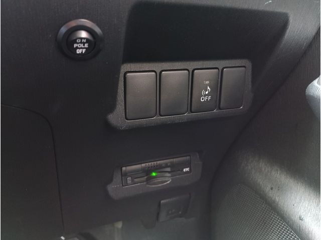 TOYOTA PRIUS ALPHA 2015 Image 31