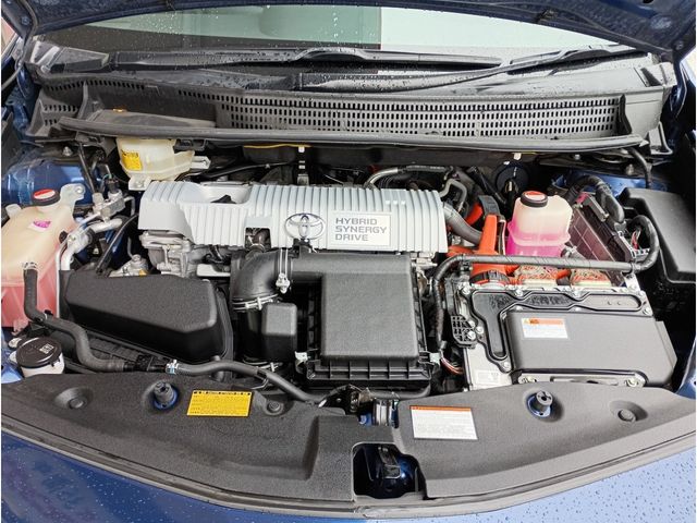 TOYOTA PRIUS ALPHA 2015 Image 31